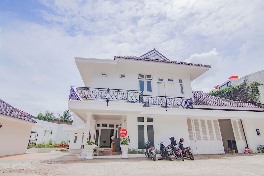 Super OYO Capital O 90342 Kemang Garden 3 estrellas en Jakarta