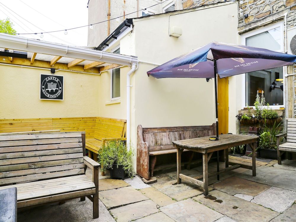 OYO Castle Hotel, Accrington 3