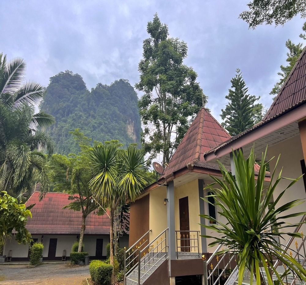 OYO 75517 Mananchaya Resort