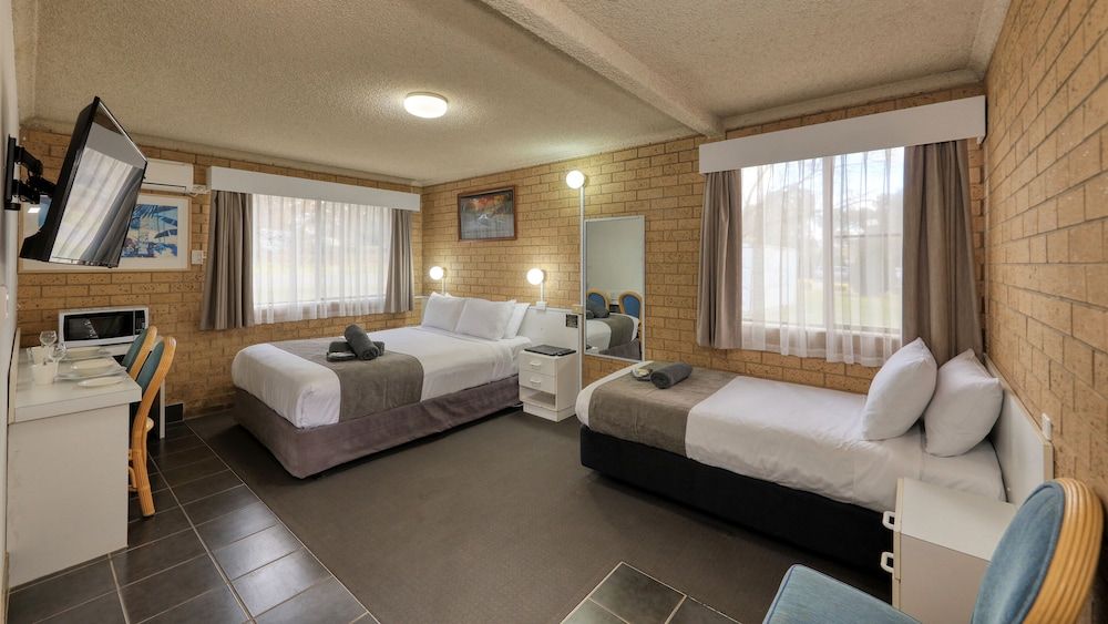 Hamilton Hume Motor Inn 3