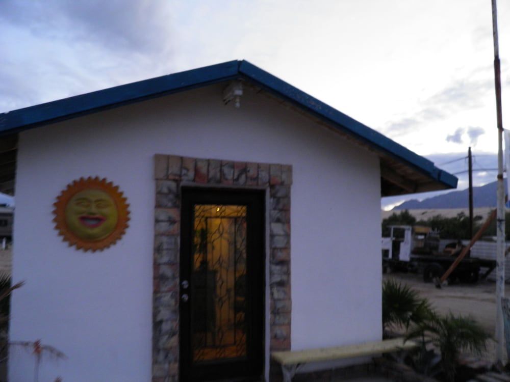 Seaside Hotel & Victor's RV Park 2