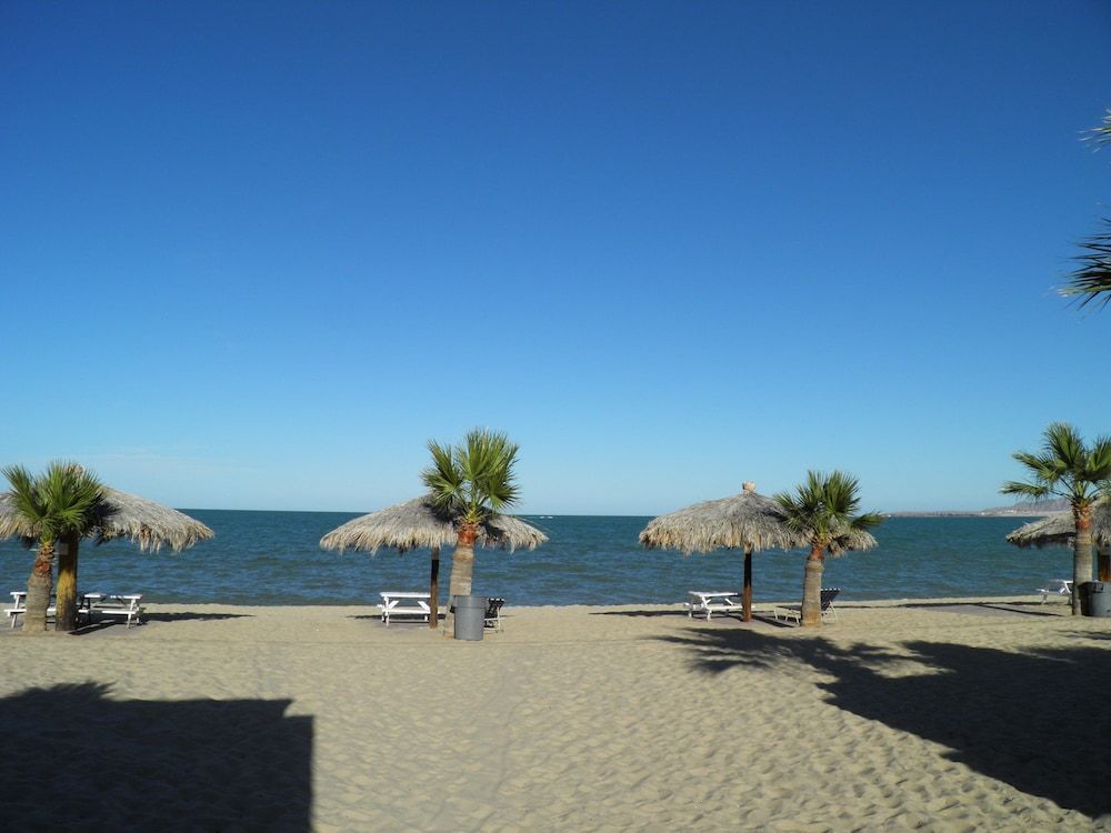 Seaside Hotel & Victor's RV Park 3