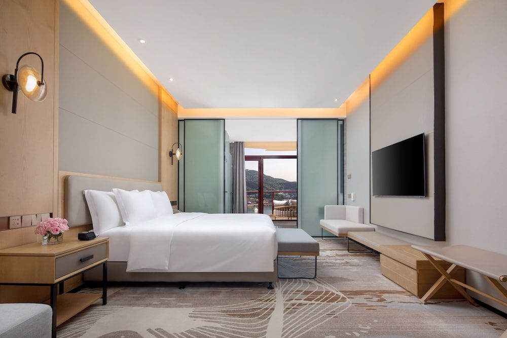 Crowne Plaza Zhoushan Seaview by IHG 3
