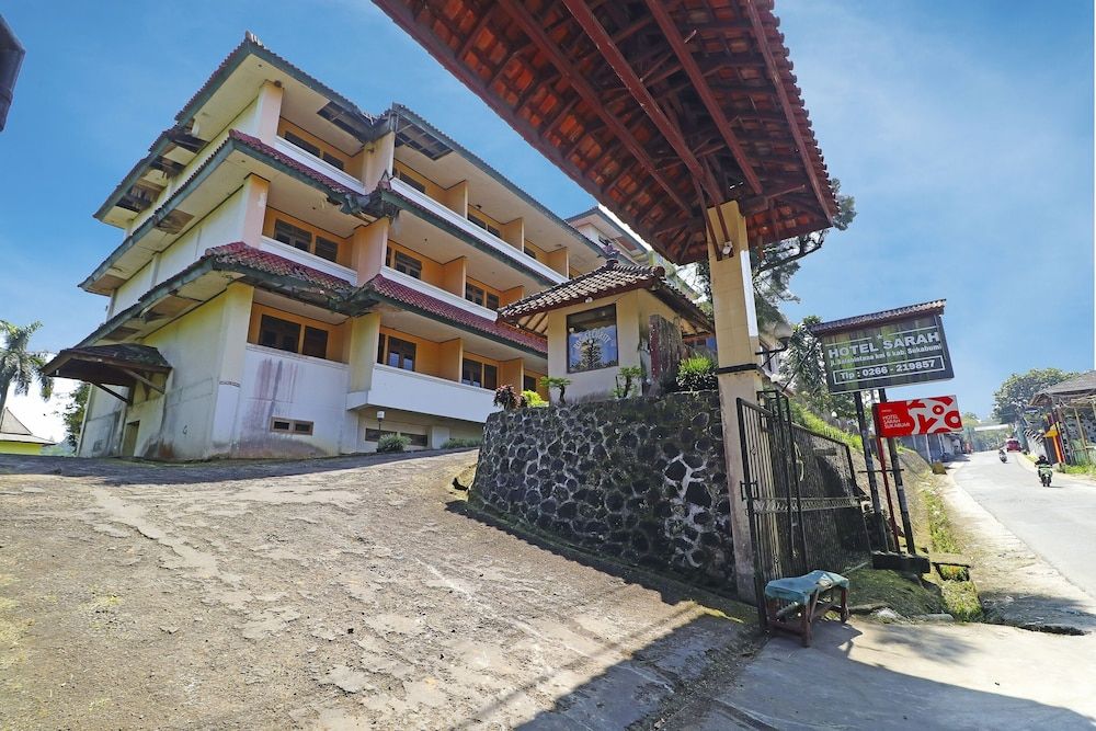 Super OYO 90382 Hotel Sarah Sukabumi 2 estrelas em Sukabumi