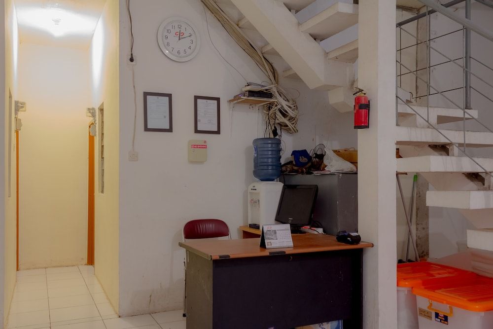 Super OYO 160 Lontar Residence 3