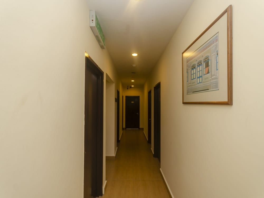 Super OYO 596 The Vintage Hotel 3