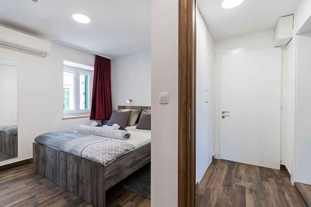 Apinelo Port Rooms 3