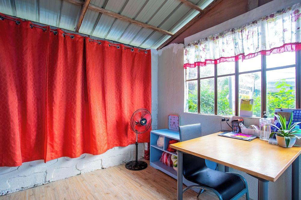 OYO 814 Laurien's Budget Hotel 3