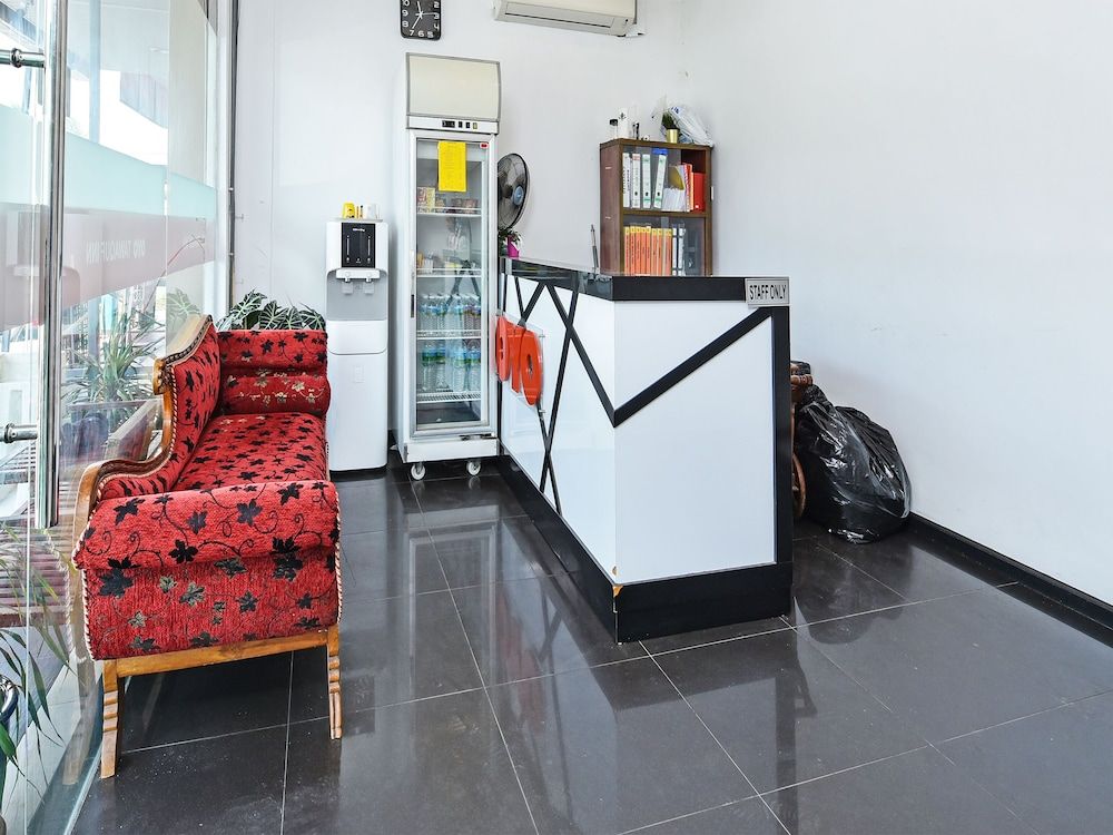 OYO 90364 Hotel Gemilang 3