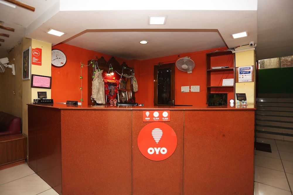 OYO 10685 Hotel Centre Point 3