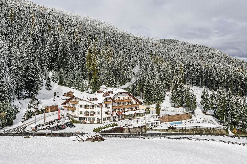 Granpanorama Wellness Hotel Sambergerhof 3 estrelas em Villandro