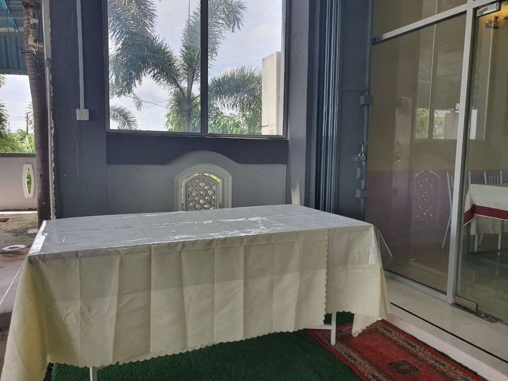 OYO 90404 Hotel Z Dirgahayu 313 3