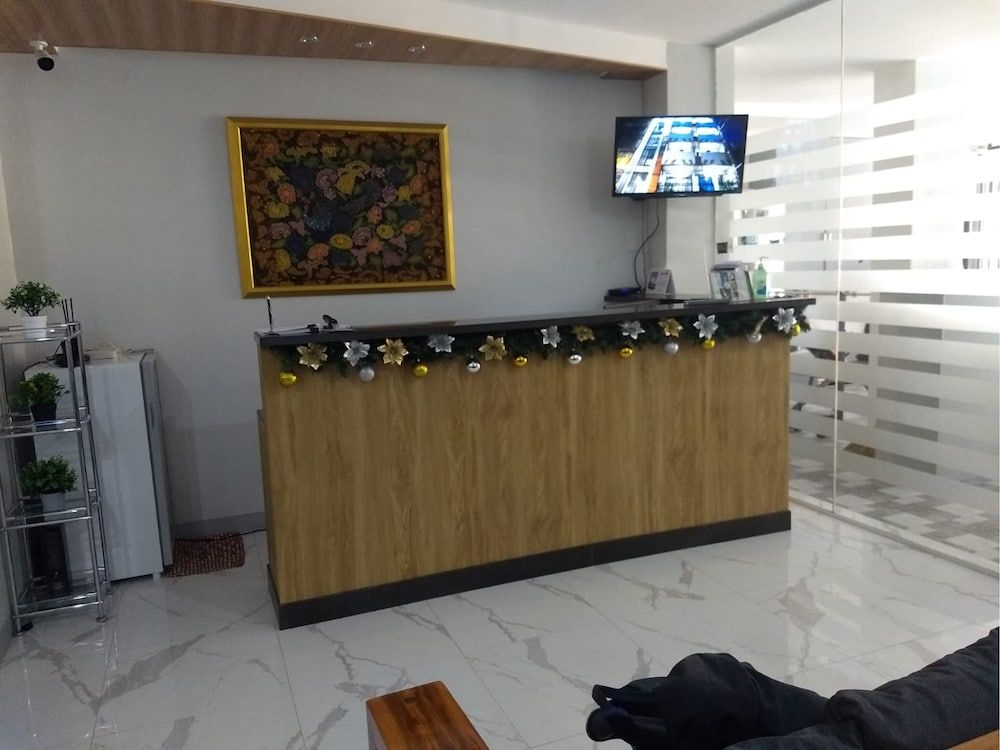 OYO 848 Dona Aurora Condotel 2