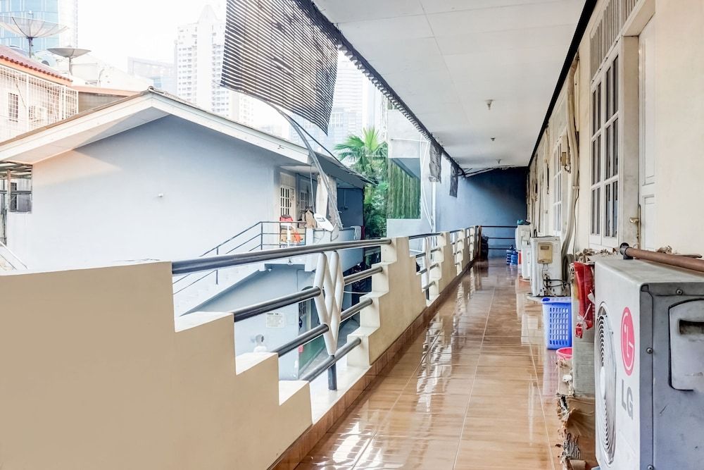 OYO 91259 59 Residence 3