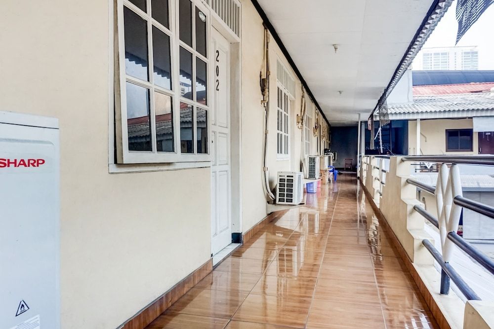 OYO 91259 59 Residence 2