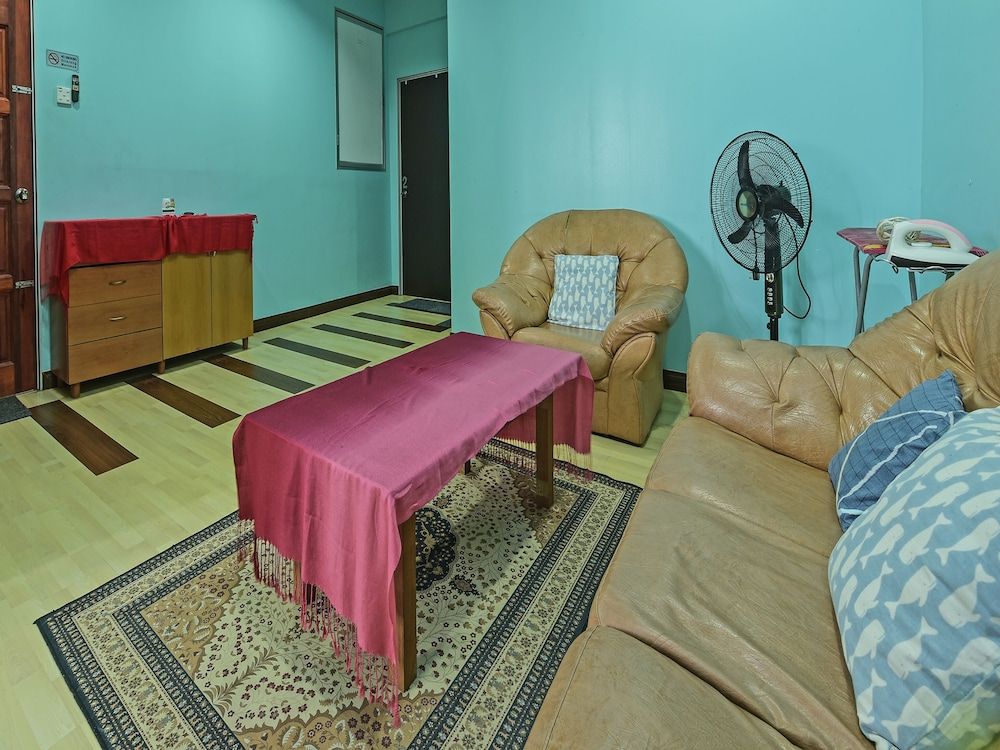 OYO Home 90325 Au Homestay 3