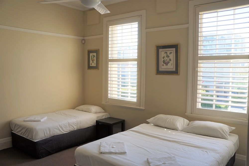 Palace Hotel Mortlake 3