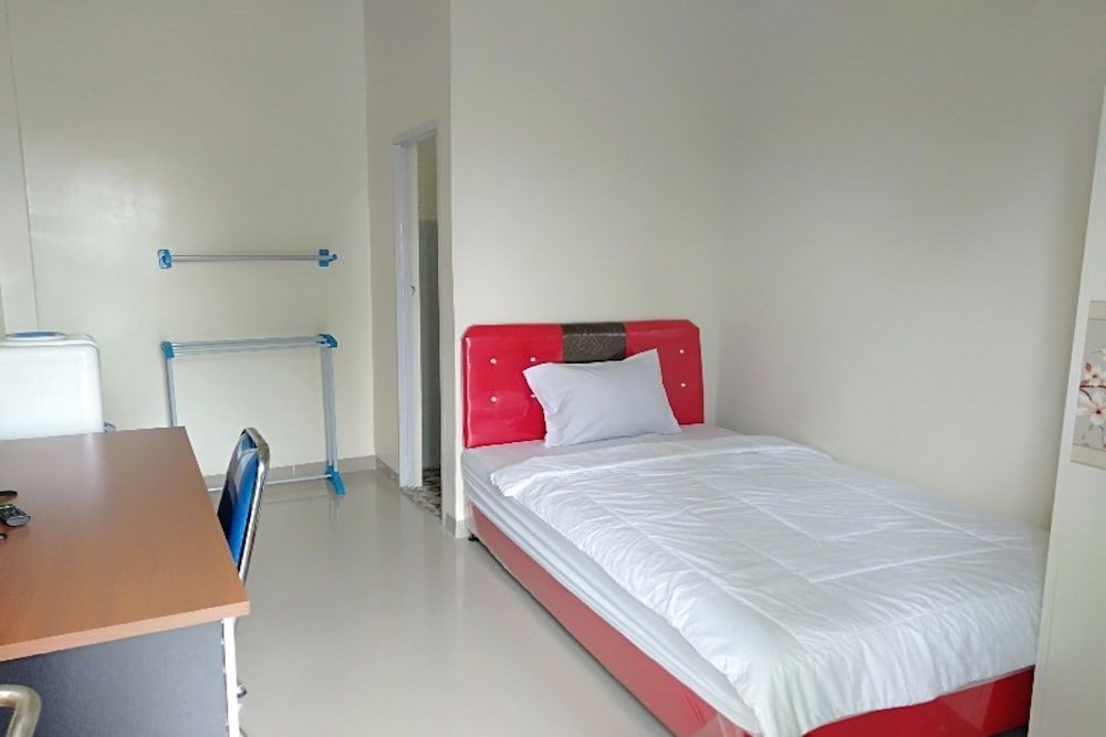 OYO 90930 Wisma Hana Hani 1