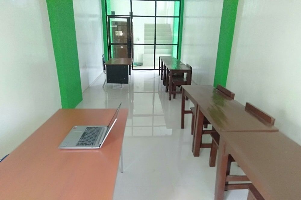 OYO 90930 Wisma Hana Hani 2