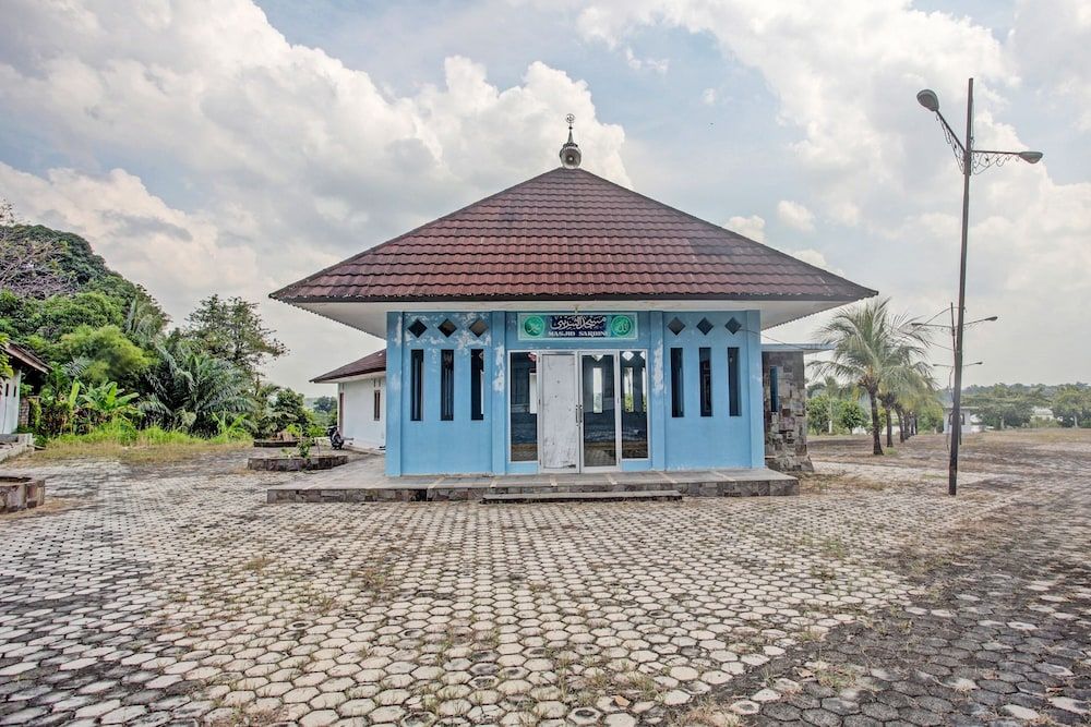 OYO 90947 Hotel Sarbini 1