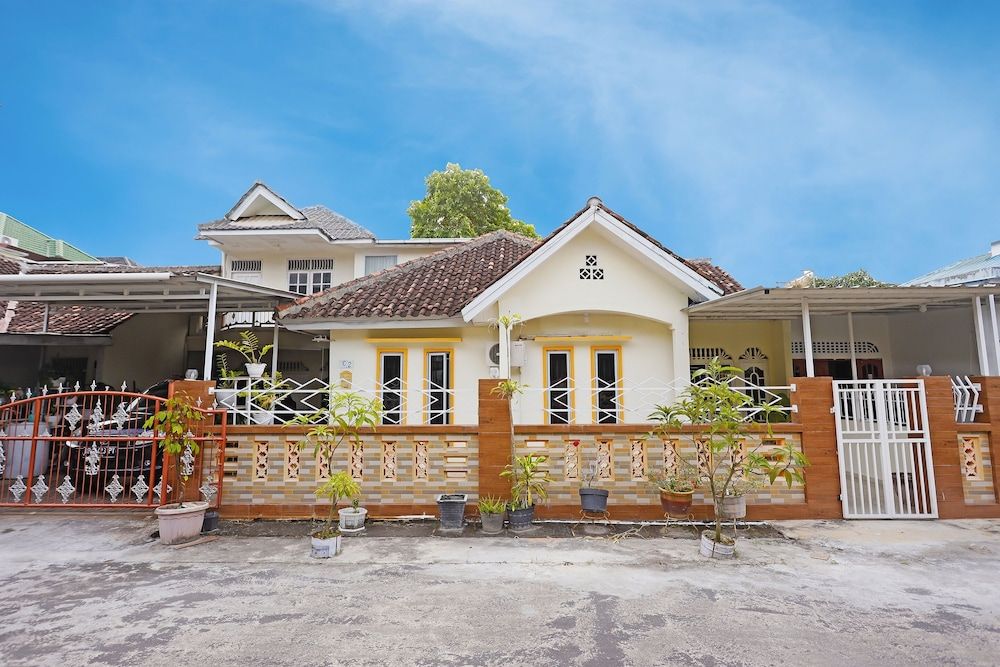 OYO 90998 Wisma Pinggir 2 estrelas em Tanjung Pinang