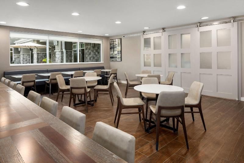 Residence Inn by Marriott East Peoria 3