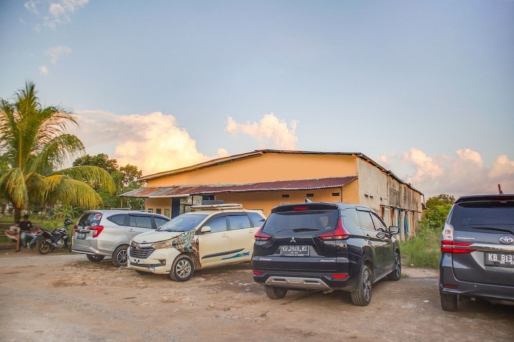 OYO 91051 Penginapan Pondok Ratu 354 2 estrelas em Pontianak