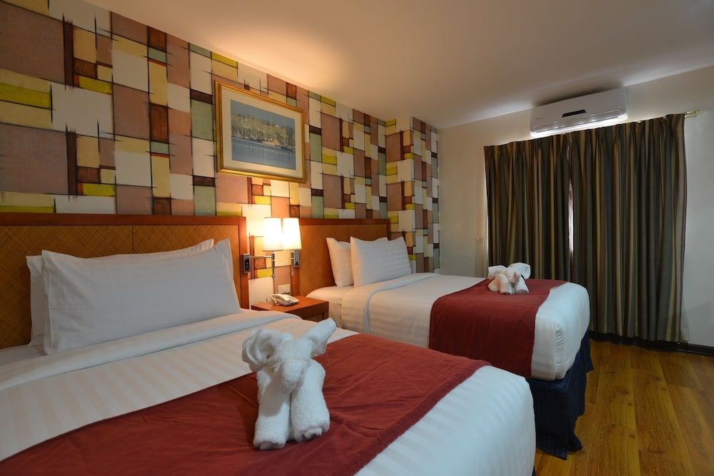 Royal Suites Condotel 2
