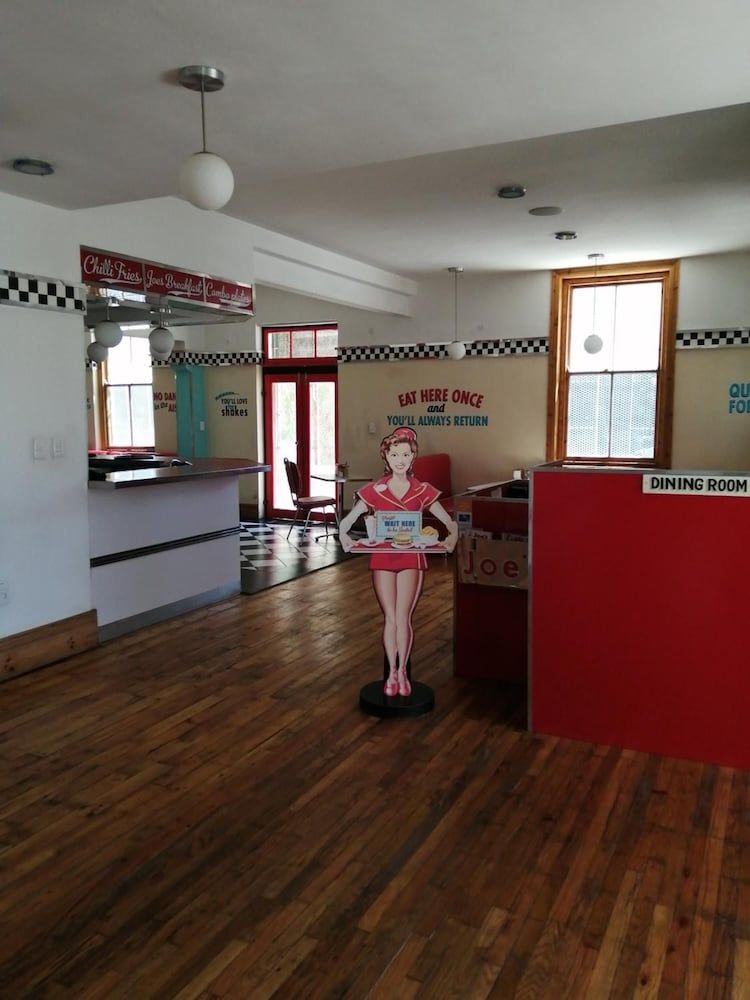 Savoy Hotel Beaufort-West 3