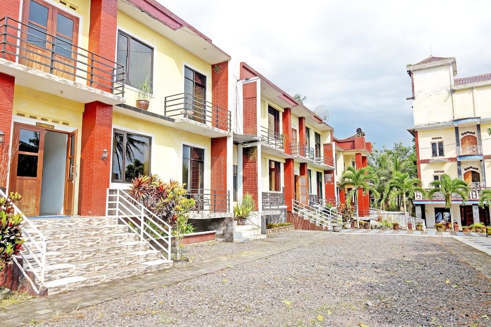 OYO 90878 Pakem Sari Hotel & Convetion 2 étoiles à Sleman