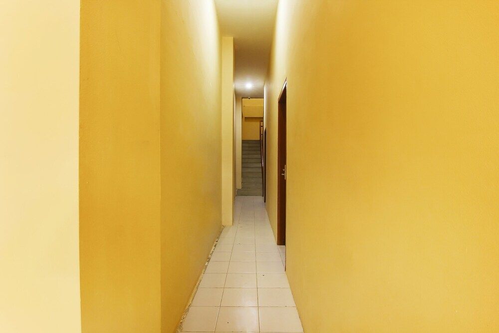 OYO 90900 Pagi Sore Residence 3