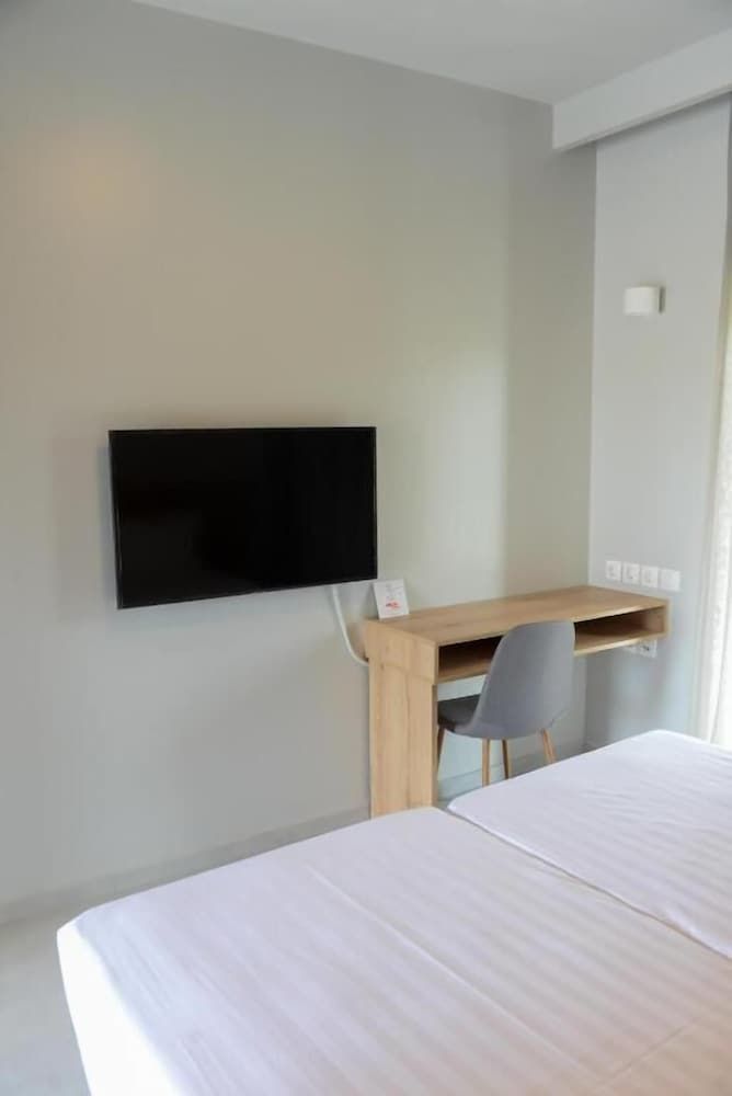 Comfort Suites and Rooms 3