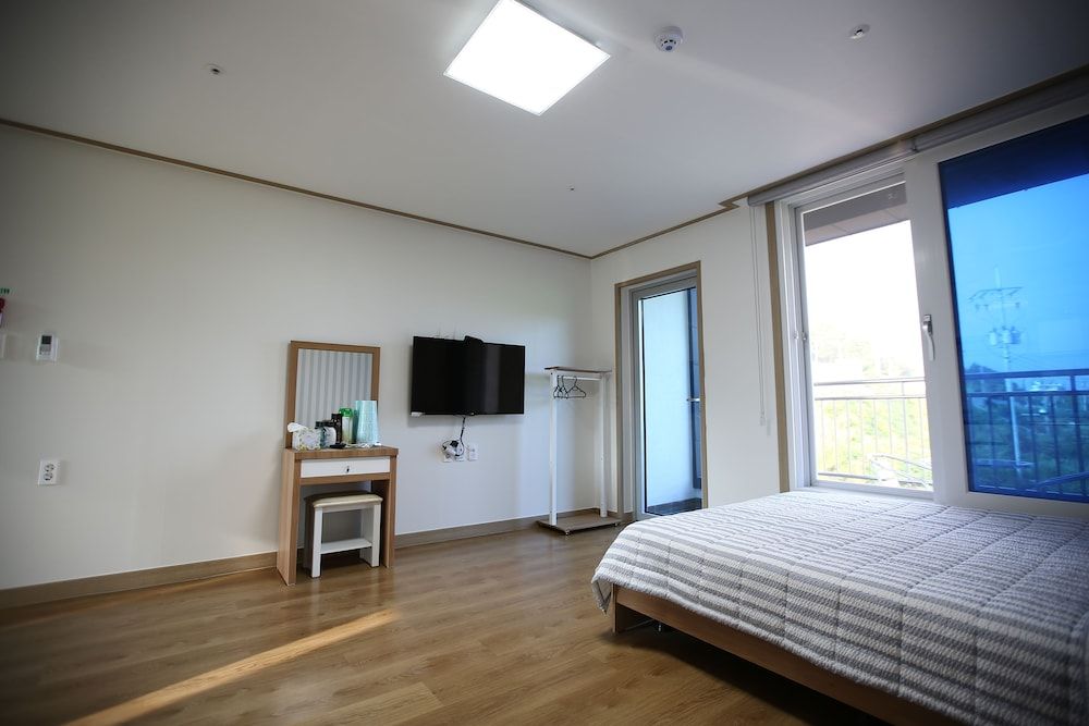 Flora Hostel Pension 3