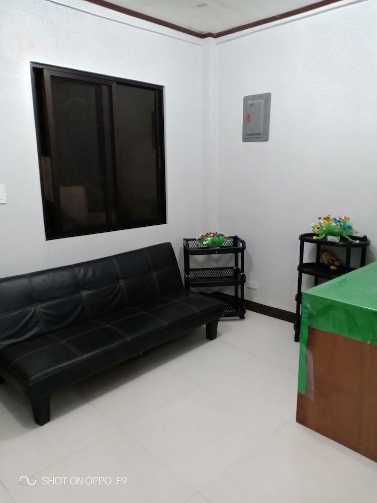 Digueboy Backpackers 3