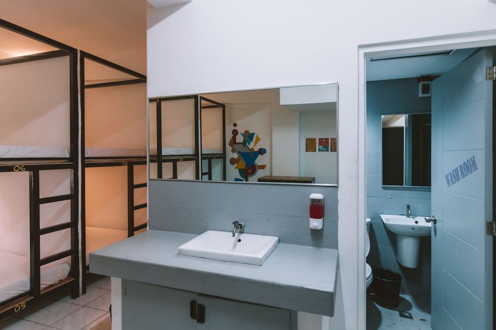 Mad Monkey Cebu City - Adults Only 3