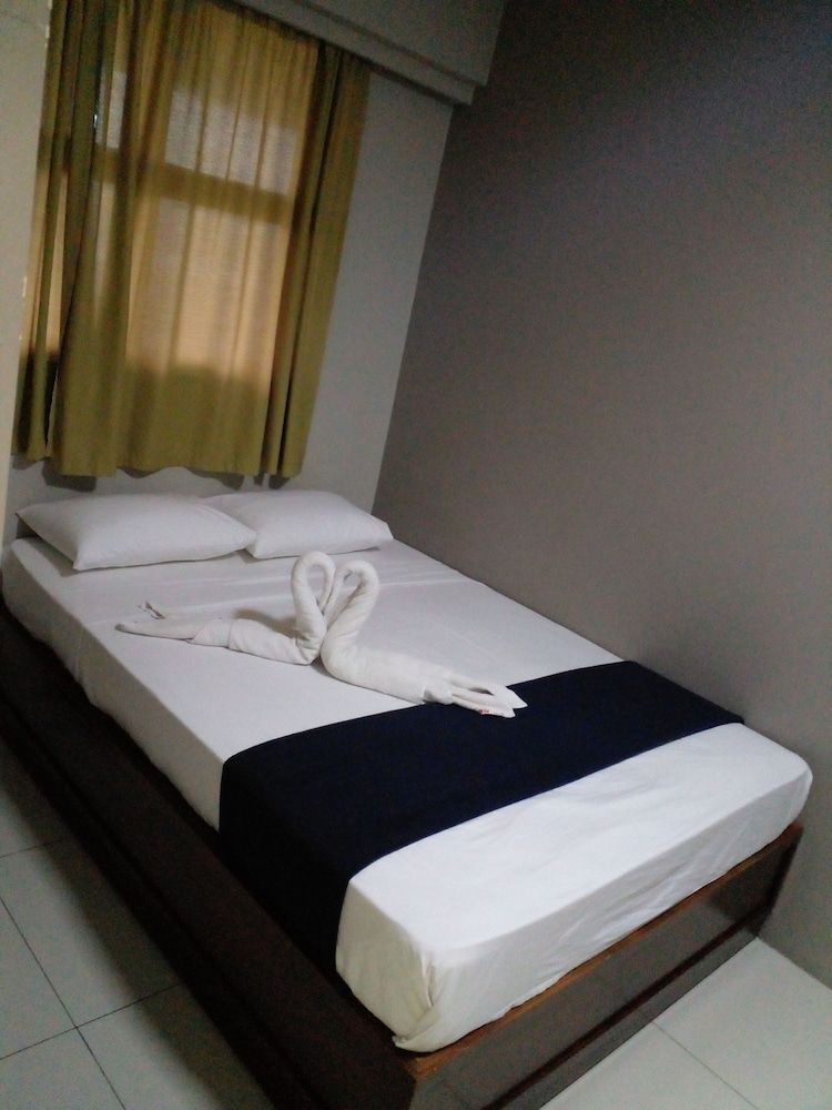 Sunseekers Outrigger Hotel 3