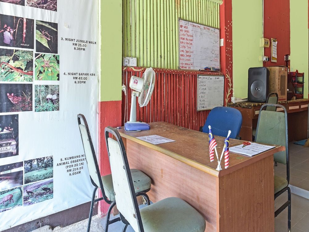 Oyo 90640 D'village River & Cafe Chalet 3