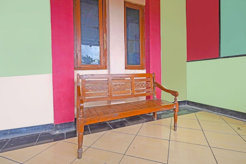 SPOT ON 91783 Urban Syariah ResidenceNearGOR Pandawa Lima 1