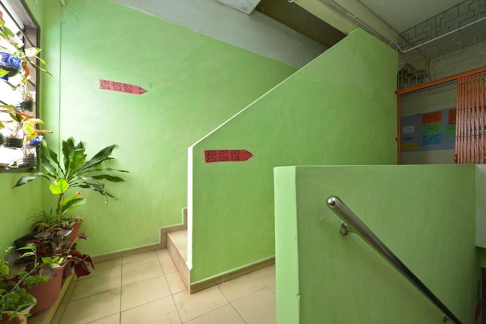 Spot On 90625 Super Green Grass Hotel 3