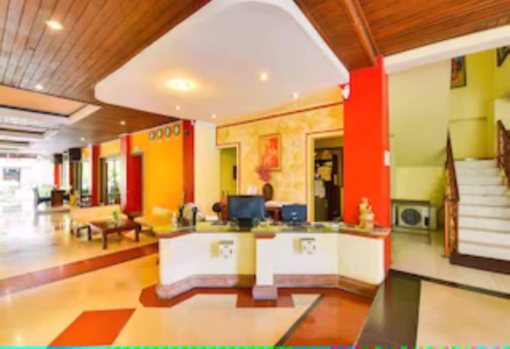 Super OYO Townhouse Oak Maxi Hotel Legian 3