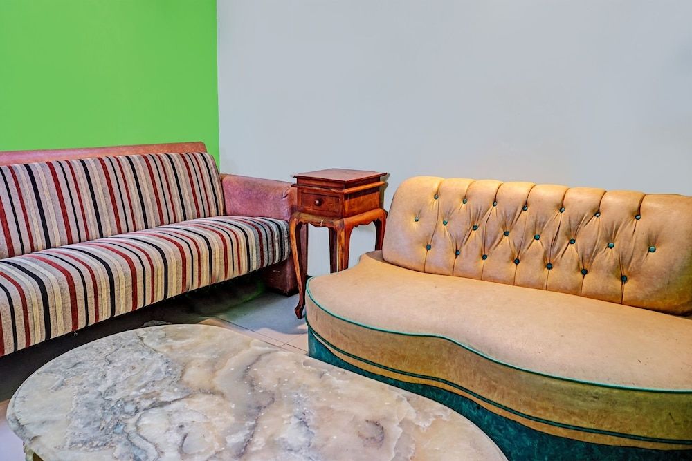 OYO 91599 Penginapan Mutiara Madiun 3