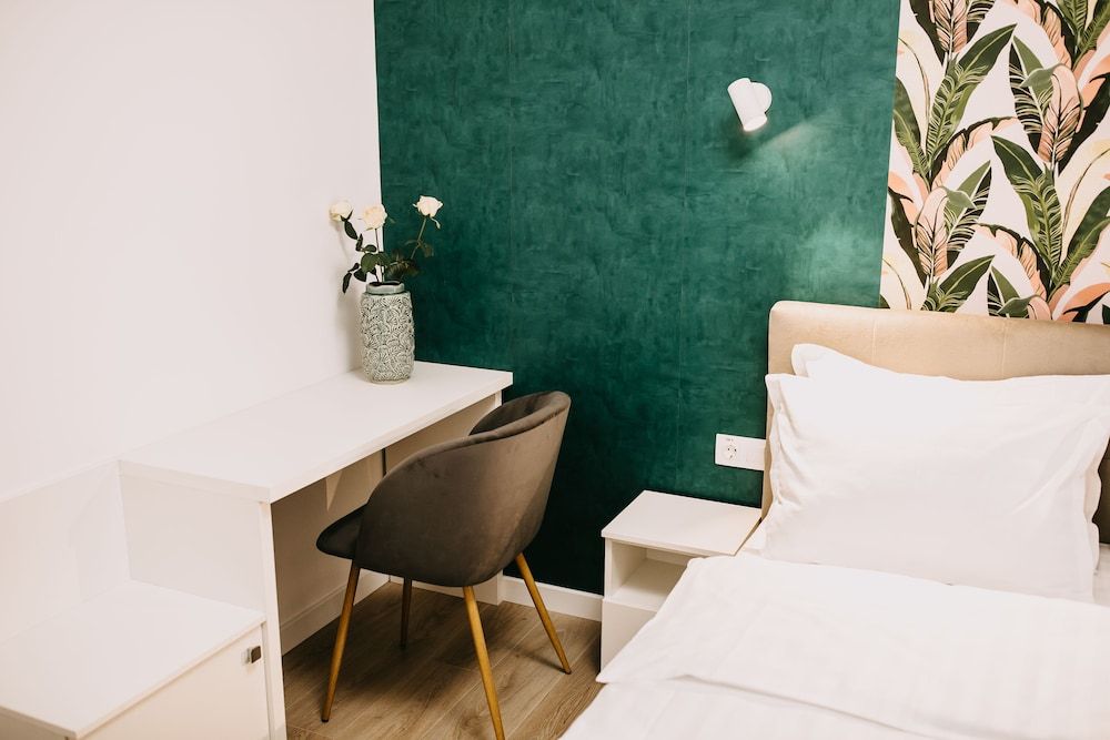 Gaudi Accommodation 3