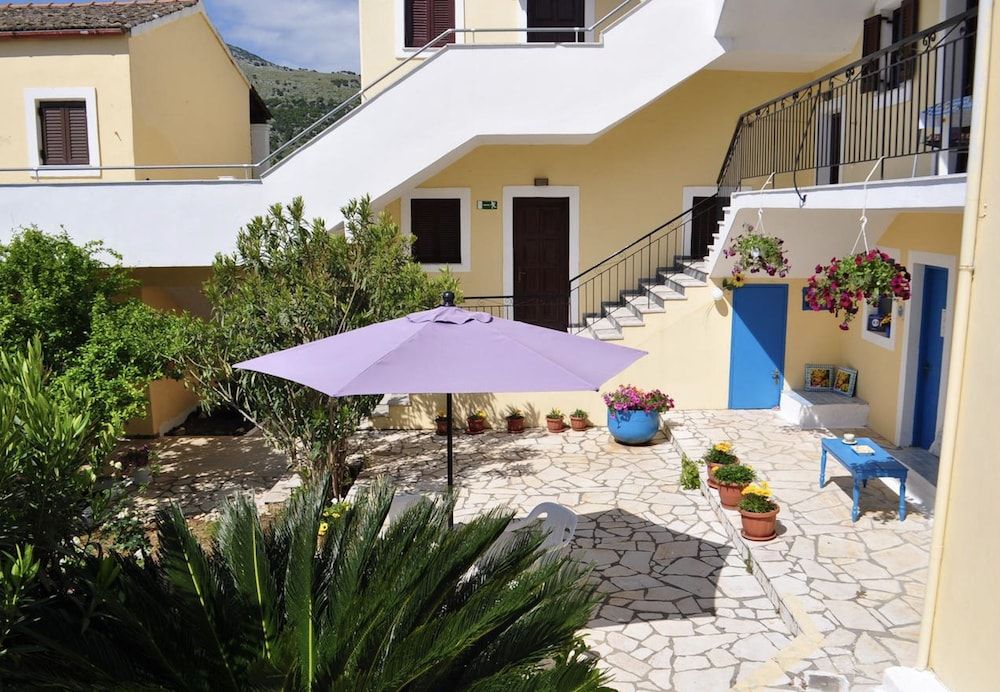 Sunflower Apartments & Studios