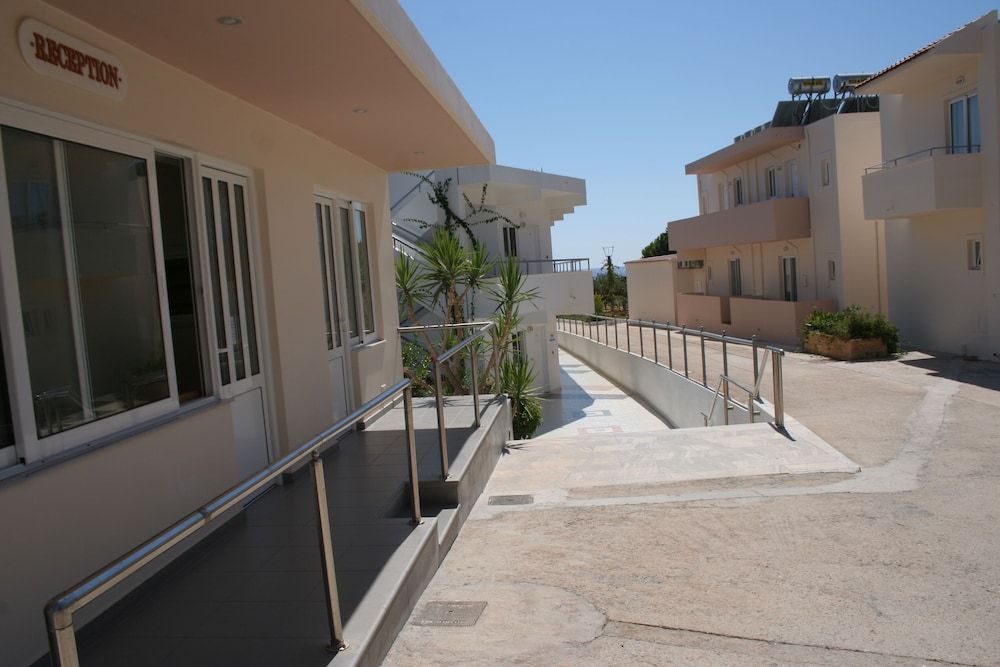 Amaryllis Front Beach Hotel 3