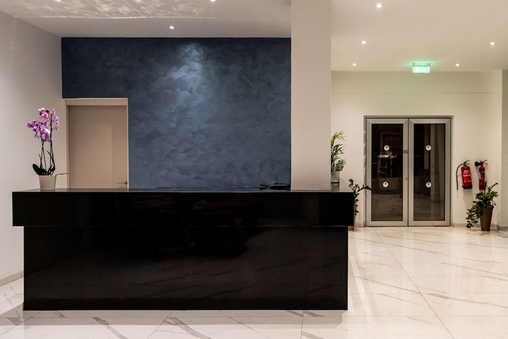 Flora Hotel Apartments 2