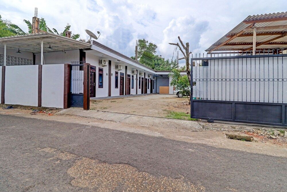 Super OYO 91497 Waskita Residence Syariah 1