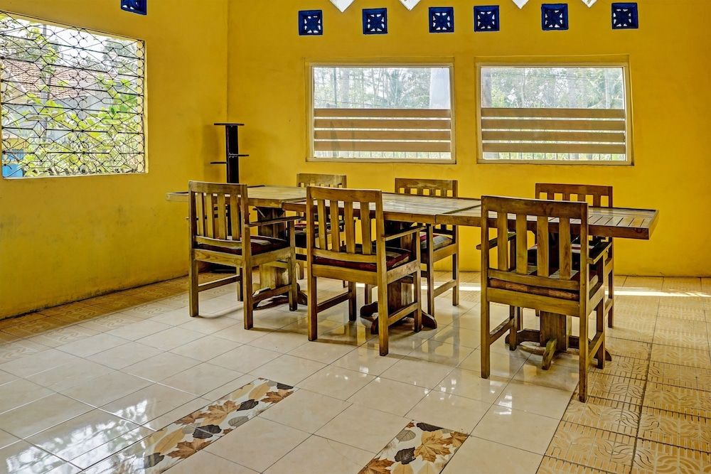 Hotel O Family Blitar 2