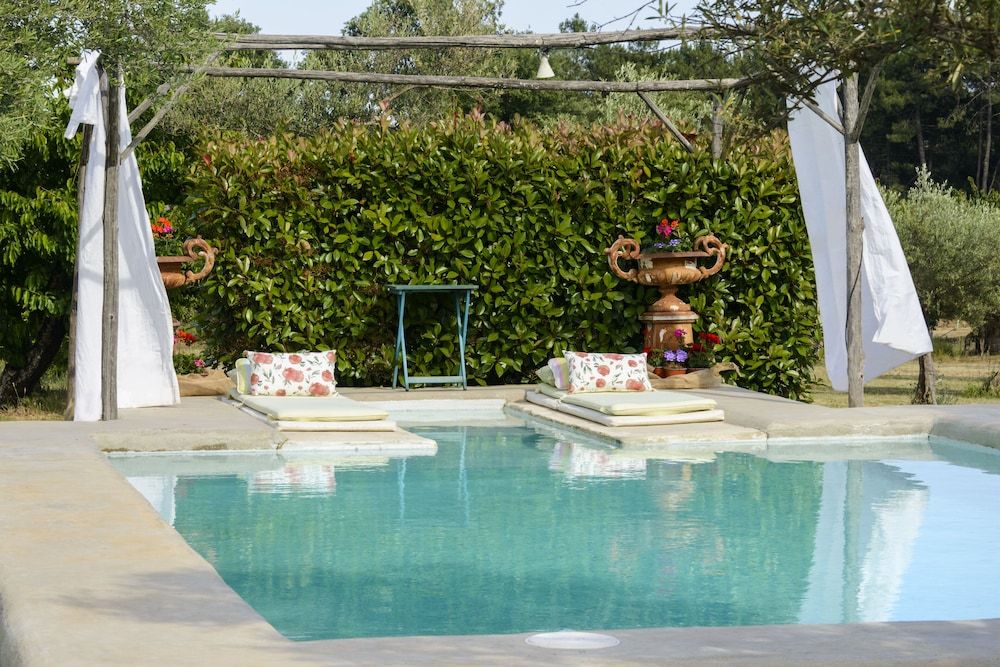 VAQUERIA CANTAELGALLO - EL CASTAÑO ROOM