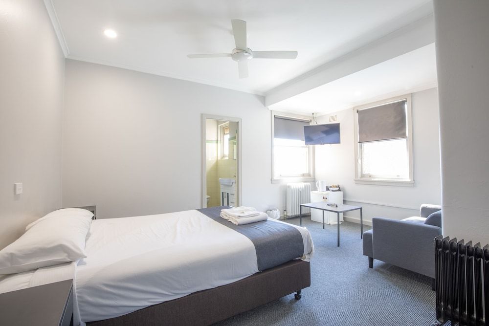 The George Hotel 3