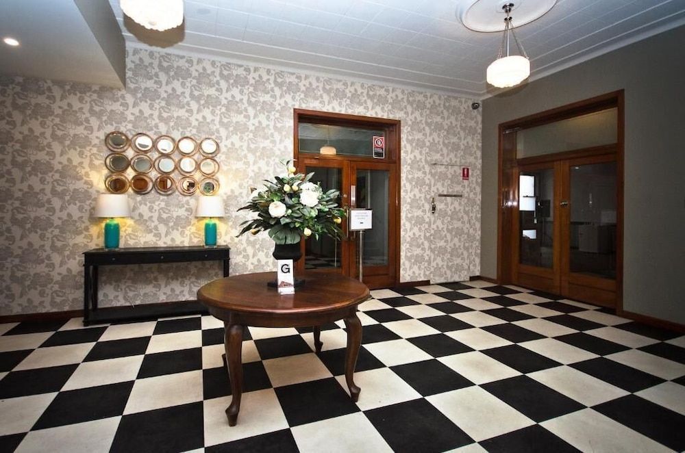 The George Hotel 2